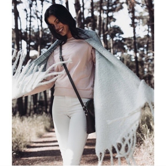 Anthropologie x Mer Sea Ombre Fringe Blanket Oversized Scarf Gray - Picture 7 of 8